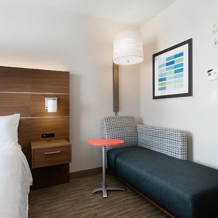 Holiday Inn Express Grande Prairie By Ihg Exterior foto