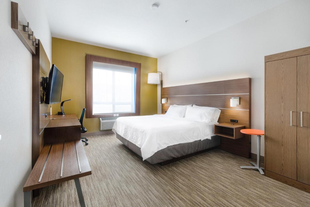 Holiday Inn Express Grande Prairie By Ihg Exterior foto