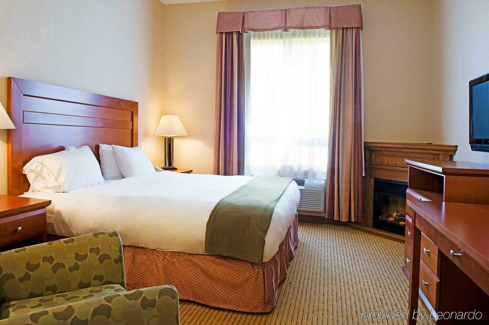 Holiday Inn Express Grande Prairie By Ihg Exterior foto