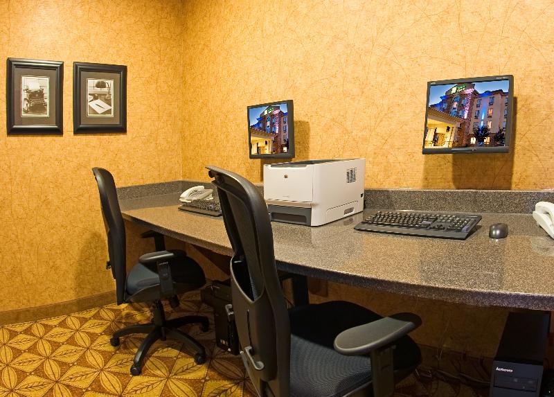 Holiday Inn Express Grande Prairie By Ihg Exterior foto